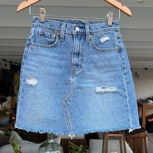 Levi’s mini distressed denim skirt